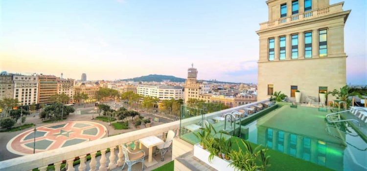 Les millors terrasses rooftop de Barcelona per gaudir de la ciutat